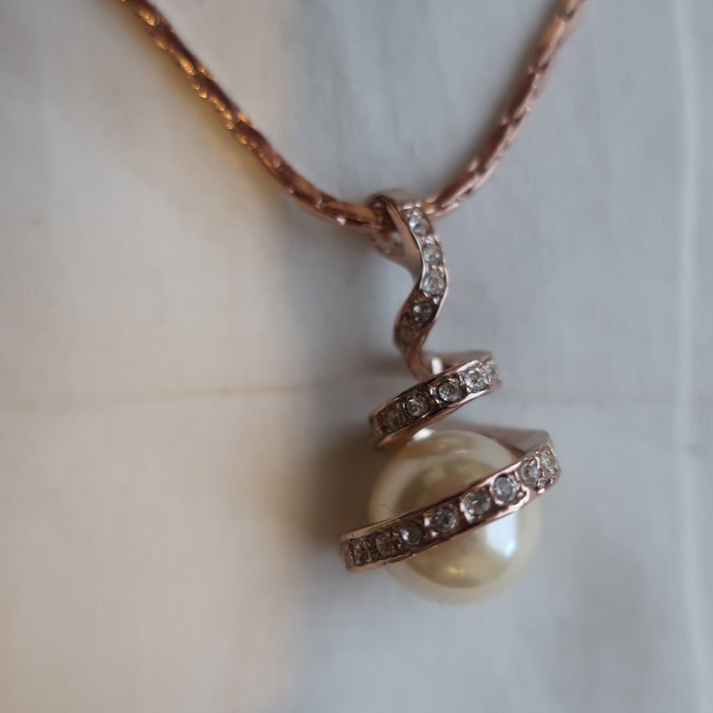 necklace with pearl CZ pendant bronze